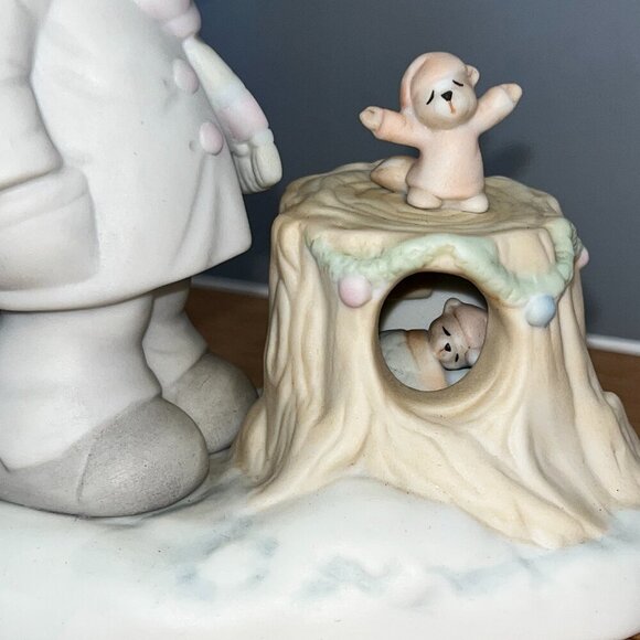 Precious Moments Figurine Wishing You A Cozy Season 1989 #521949 - Picture 4 of 9